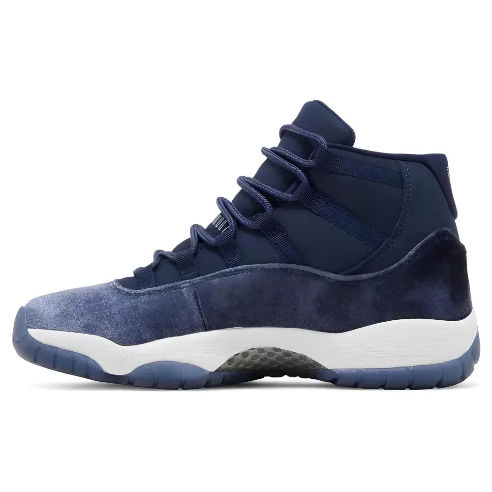 Jordan 11 Retro Midnight Navy 2