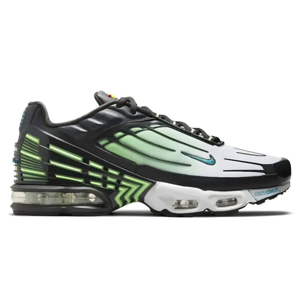 Nike Air Max Plus 3 Sneakers Ghost Green - Side Image