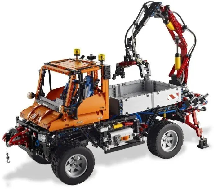 Lego Technic Mercedes Benz Unimog U 400 Set 8110 3